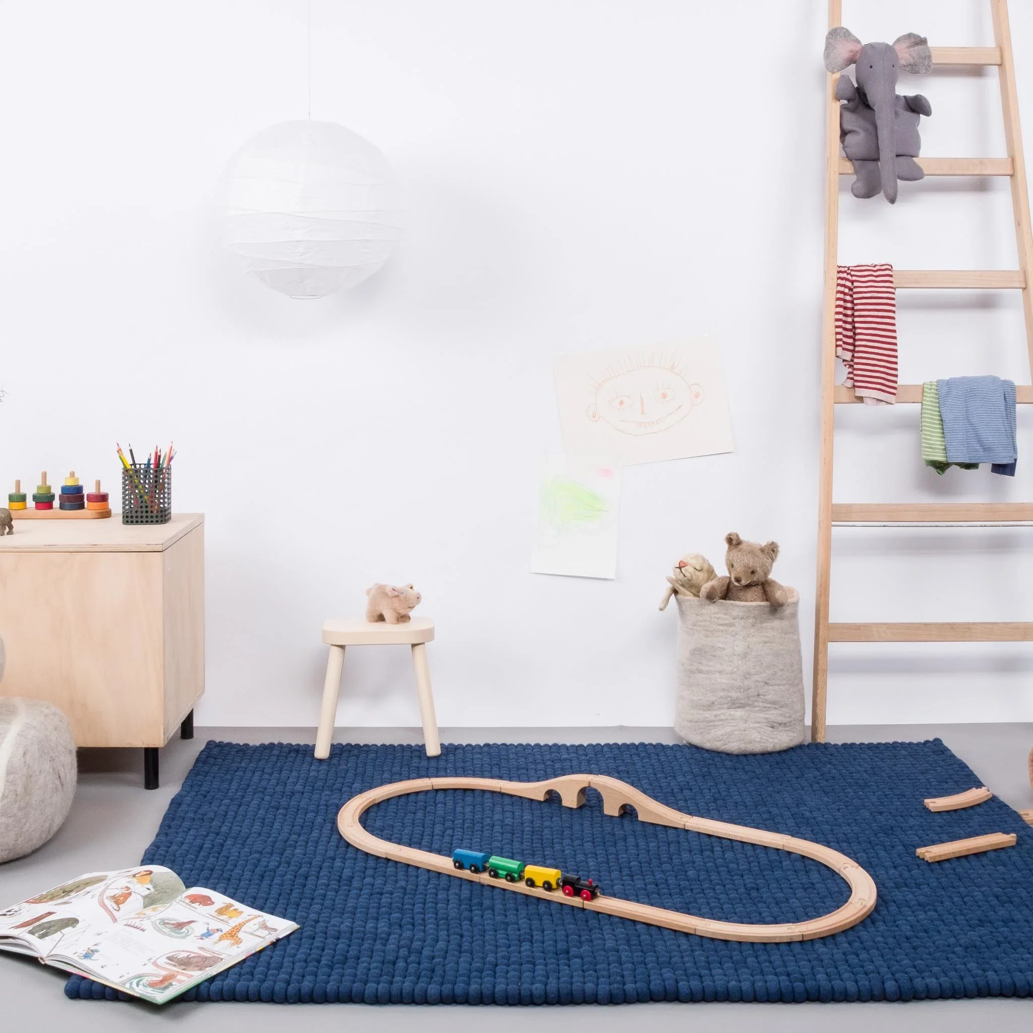 ALVA Felt Ball Rectangular Rugs - Image 4