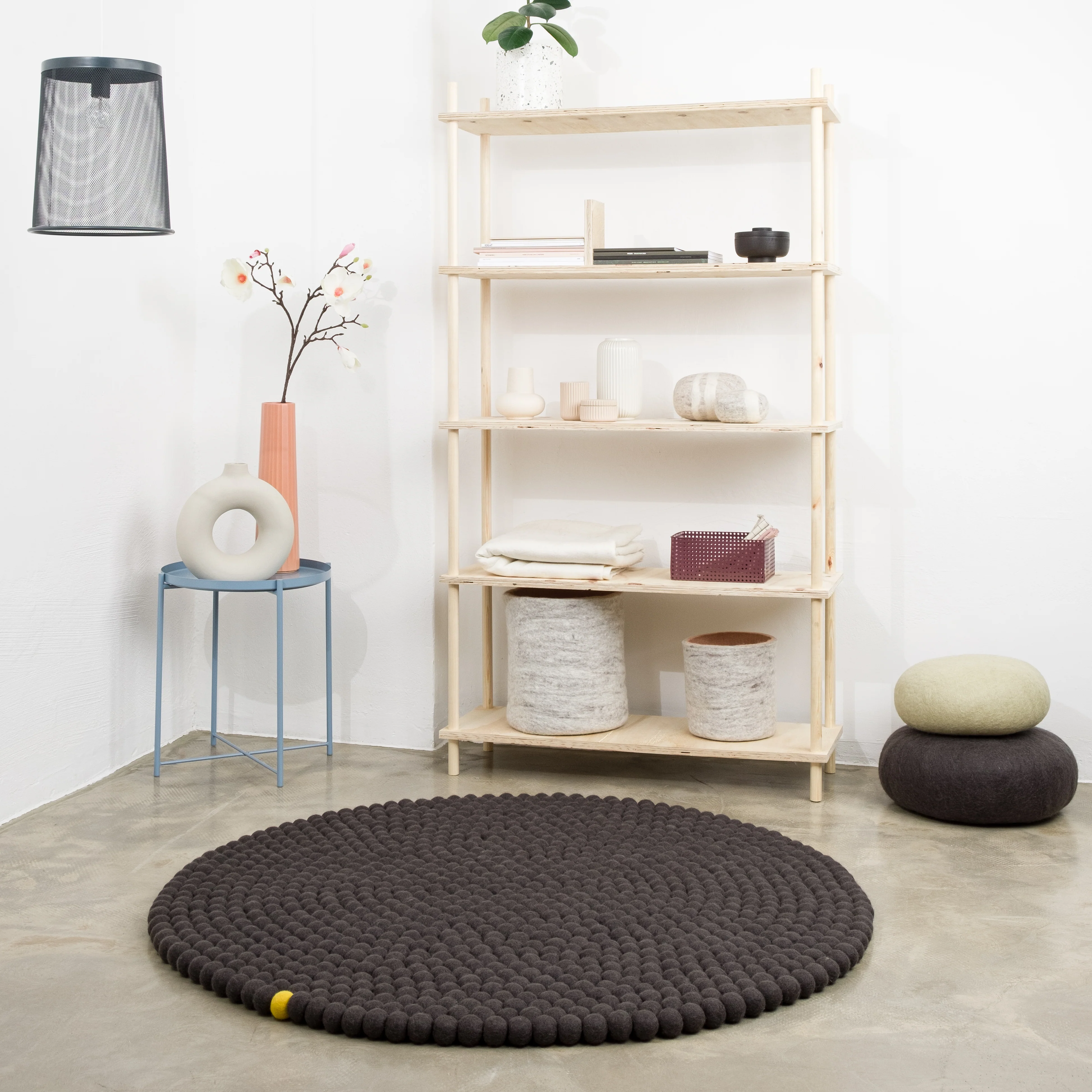 ANTHRACITE BIG ONE Round Felt Ball Rugs - Image 4