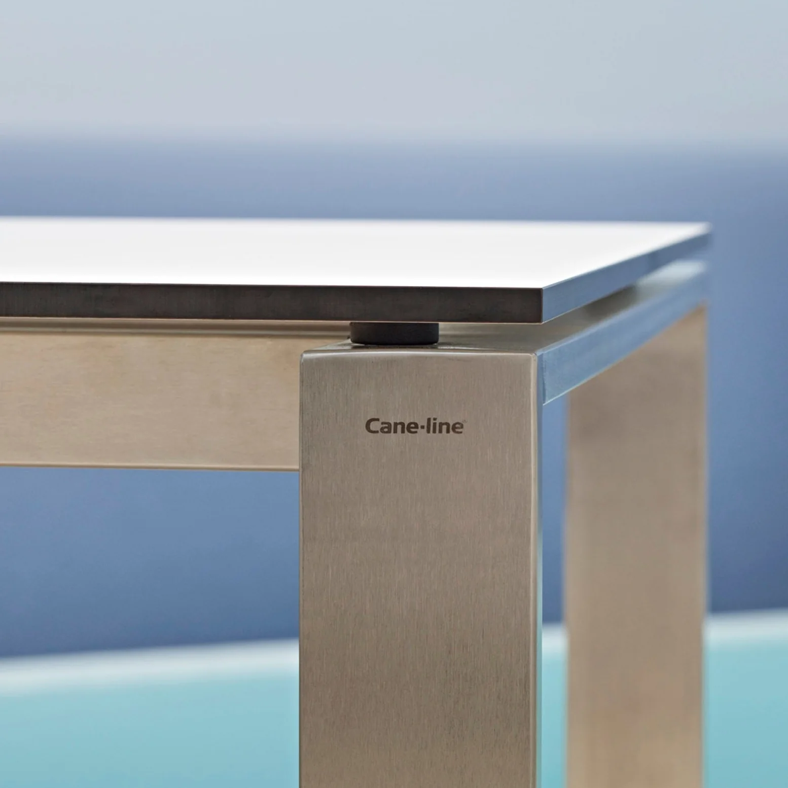 EDGE Extendable Outdoor Table - Stainless Steel & Ceramic - Image 3