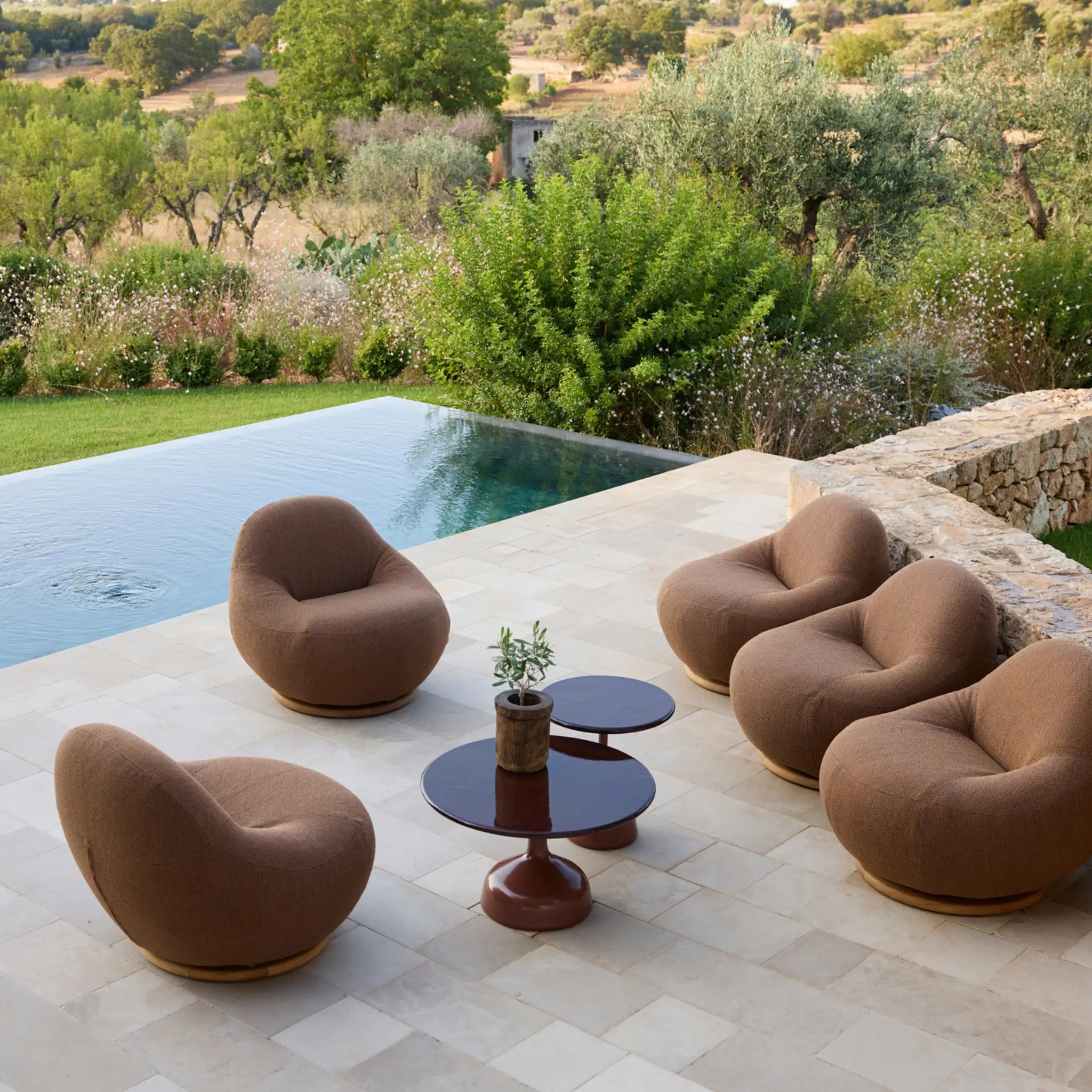 GLAZE Round Outdoor Coffee Table / Side Table - Stone & Aluminium - Image 4