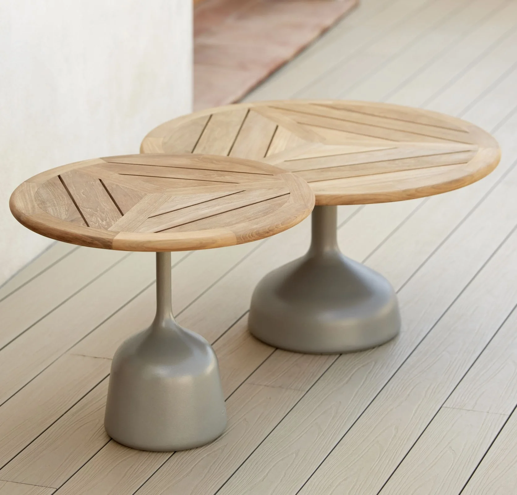 GLAZE Round Outdoor Coffee Table / Side Table - Stone & Aluminium - Image 7