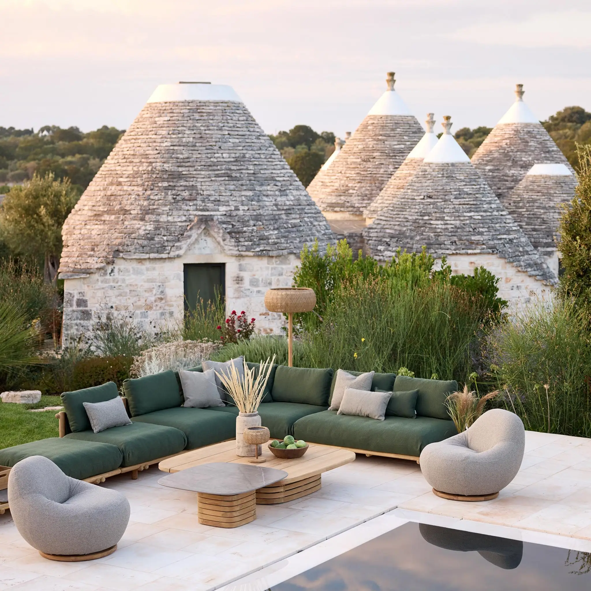 MELLOW Outdoor Coffee Table - Image 8