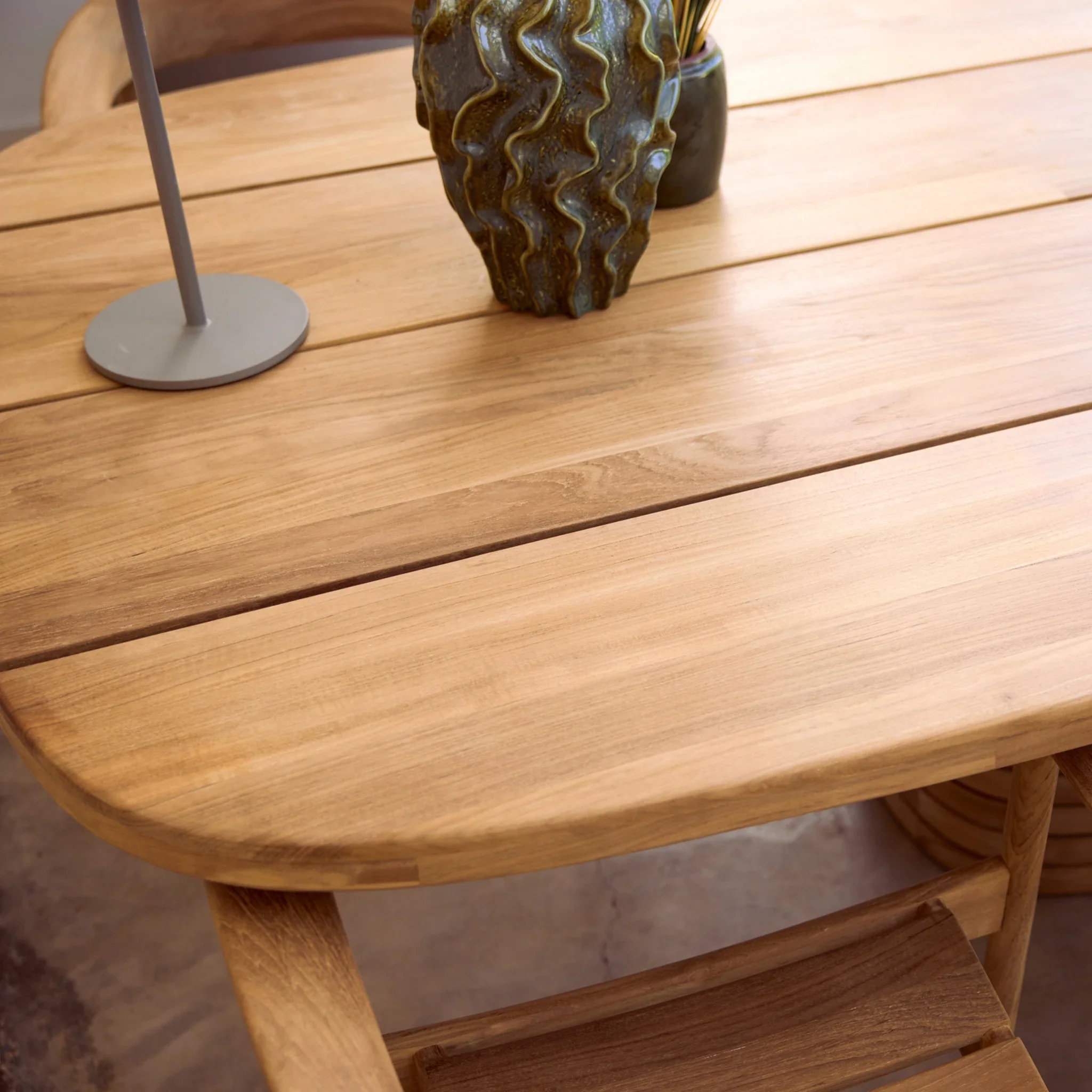 MELLOW Outdoor Oval Dining Table - Image 4