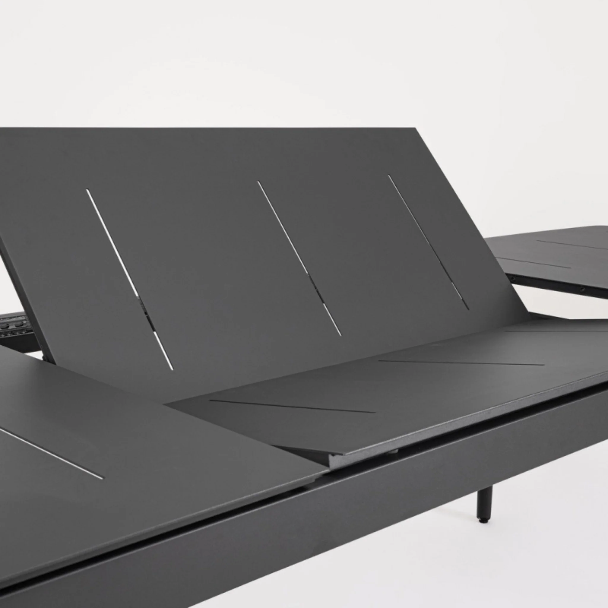 NEBULA Extendable Outdoor Table Set (200-300cm) - Image 5