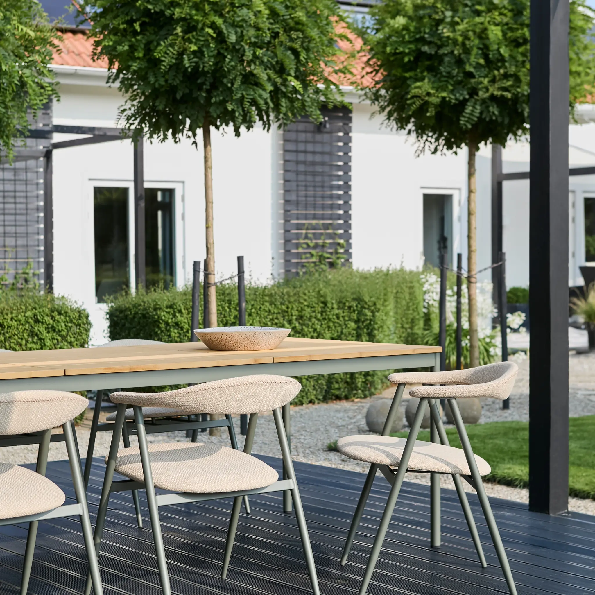 NOX Dining Table Set - Image 7