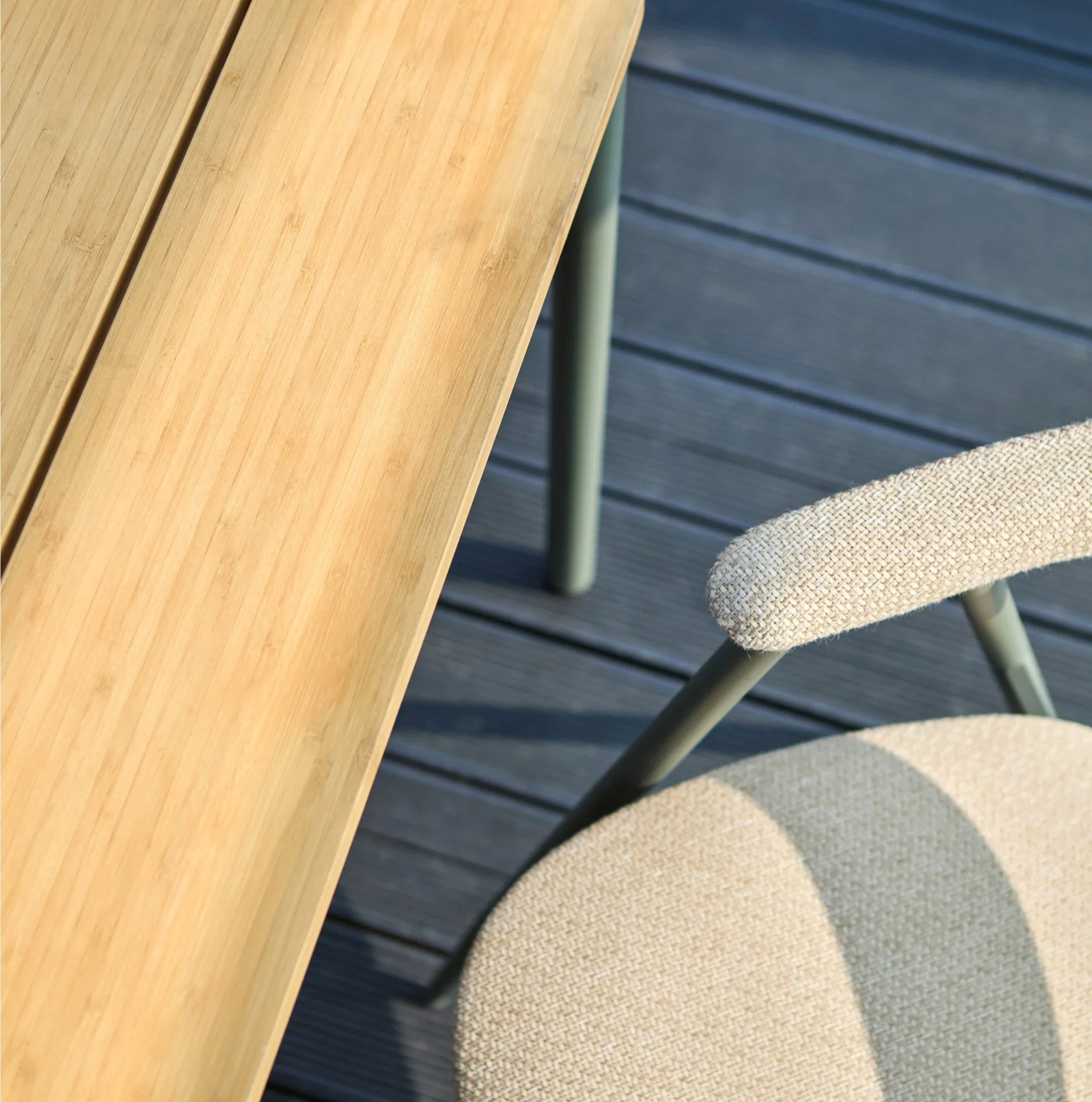 NOX Dining Table Set - Image 9