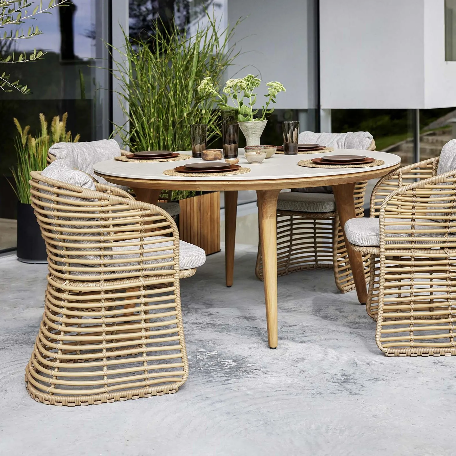 ASPECT Round Outdoor Dining Table - Image 3