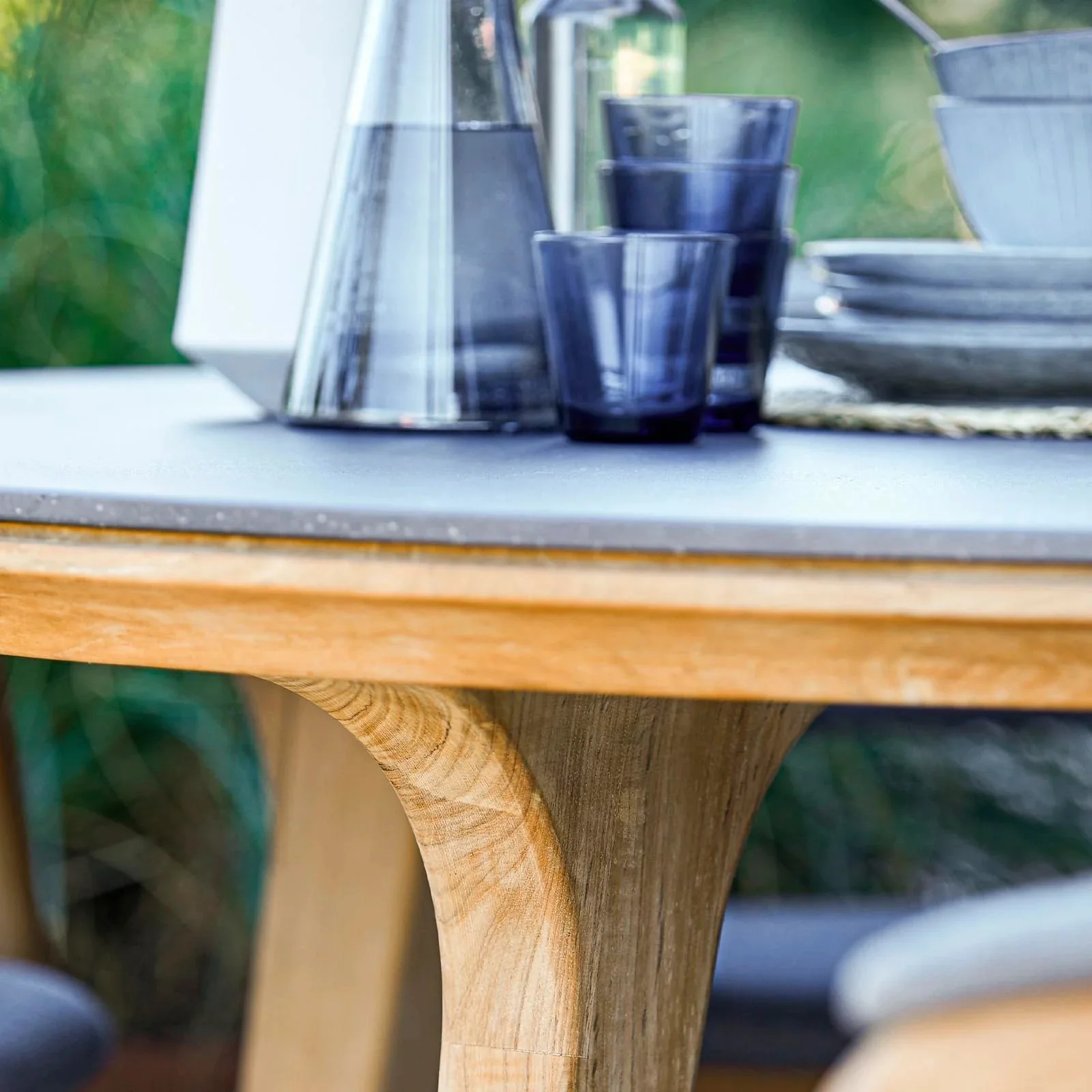 ASPECT Round Outdoor Dining Table - Image 8