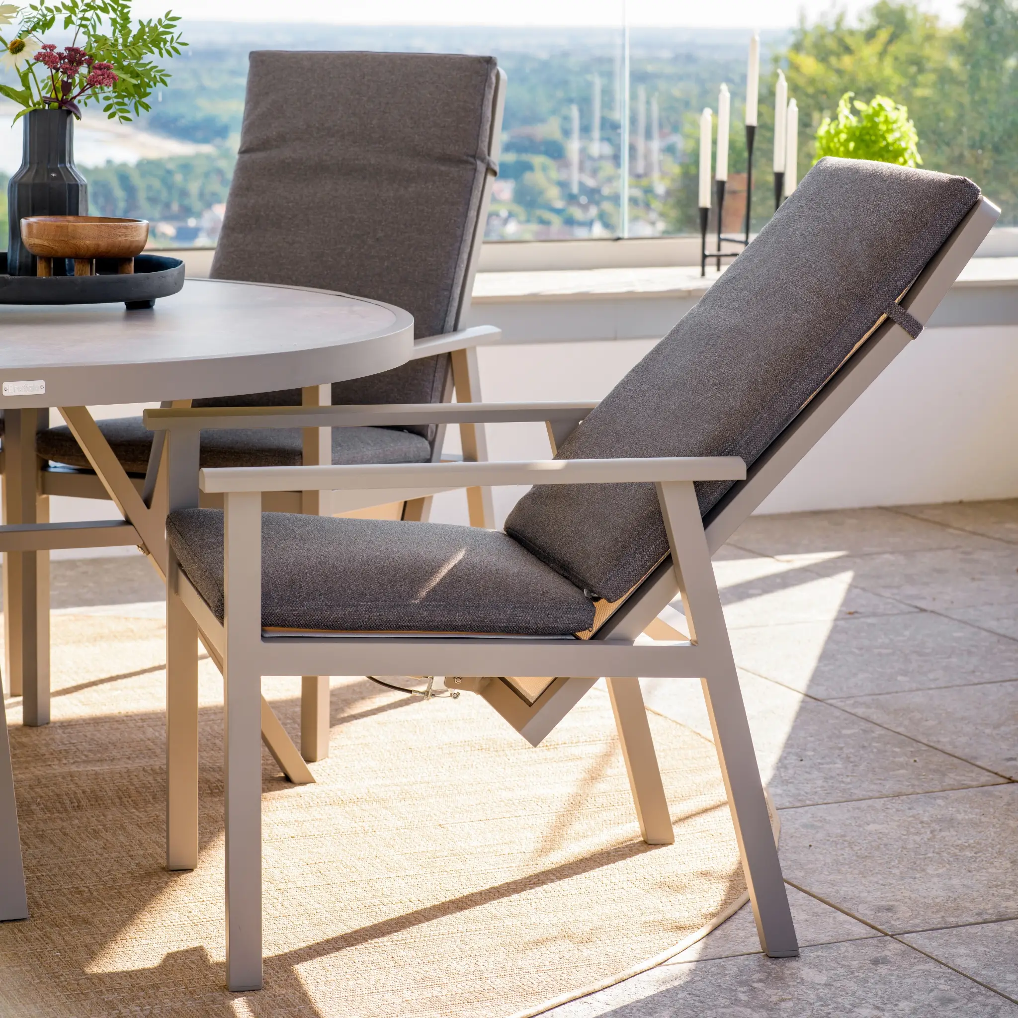 SAMVARO Position Chair - Image 3