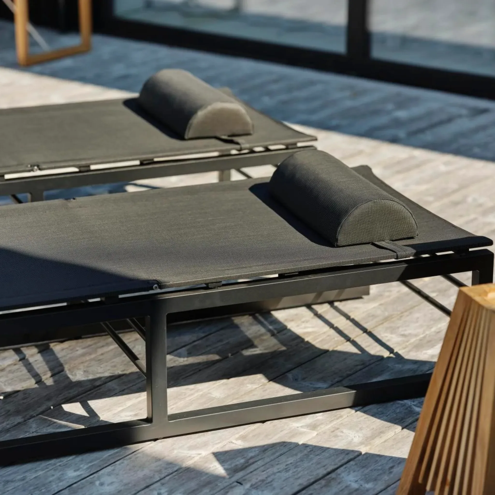 VEVI Sun Lounger - Image 7